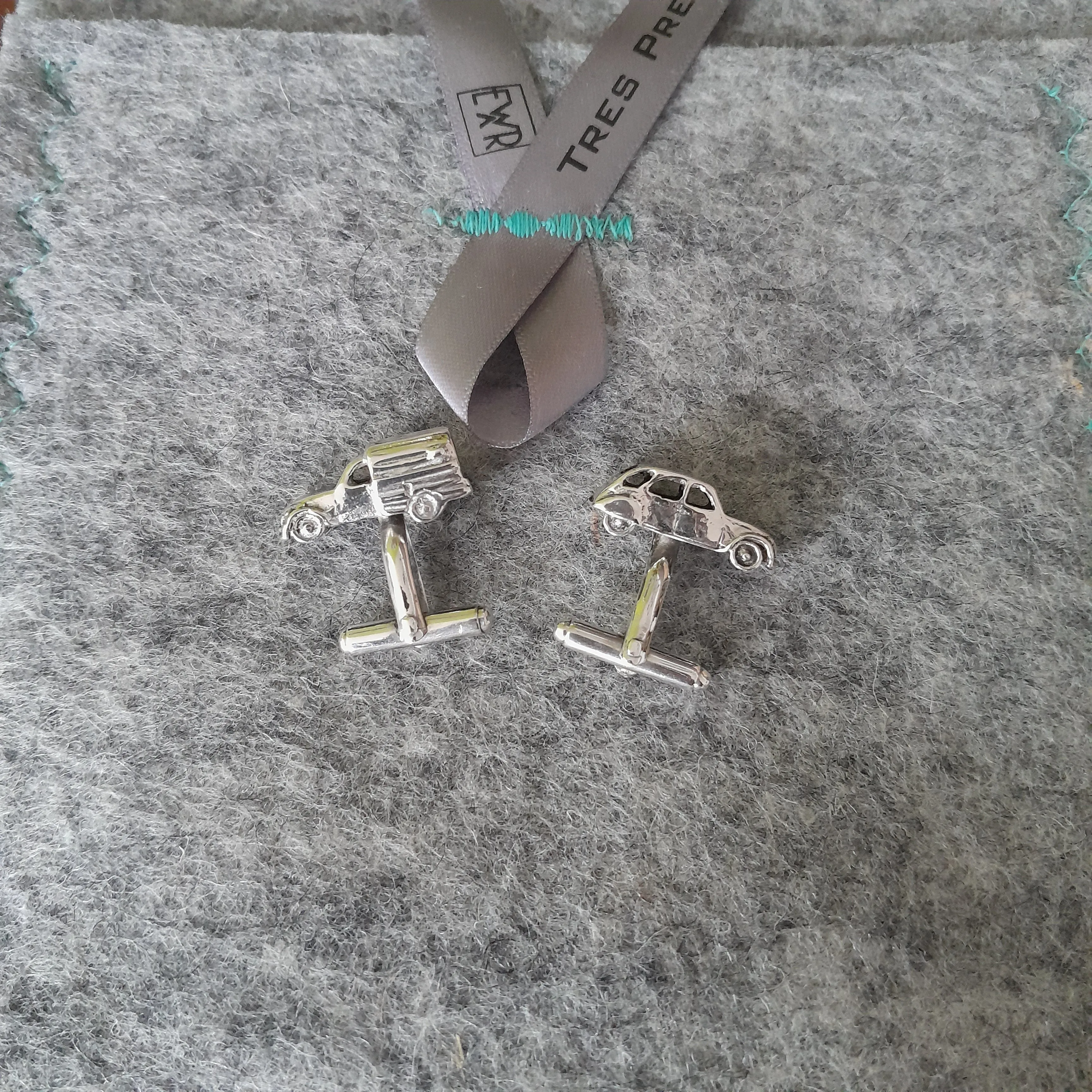 2cv cufflinks