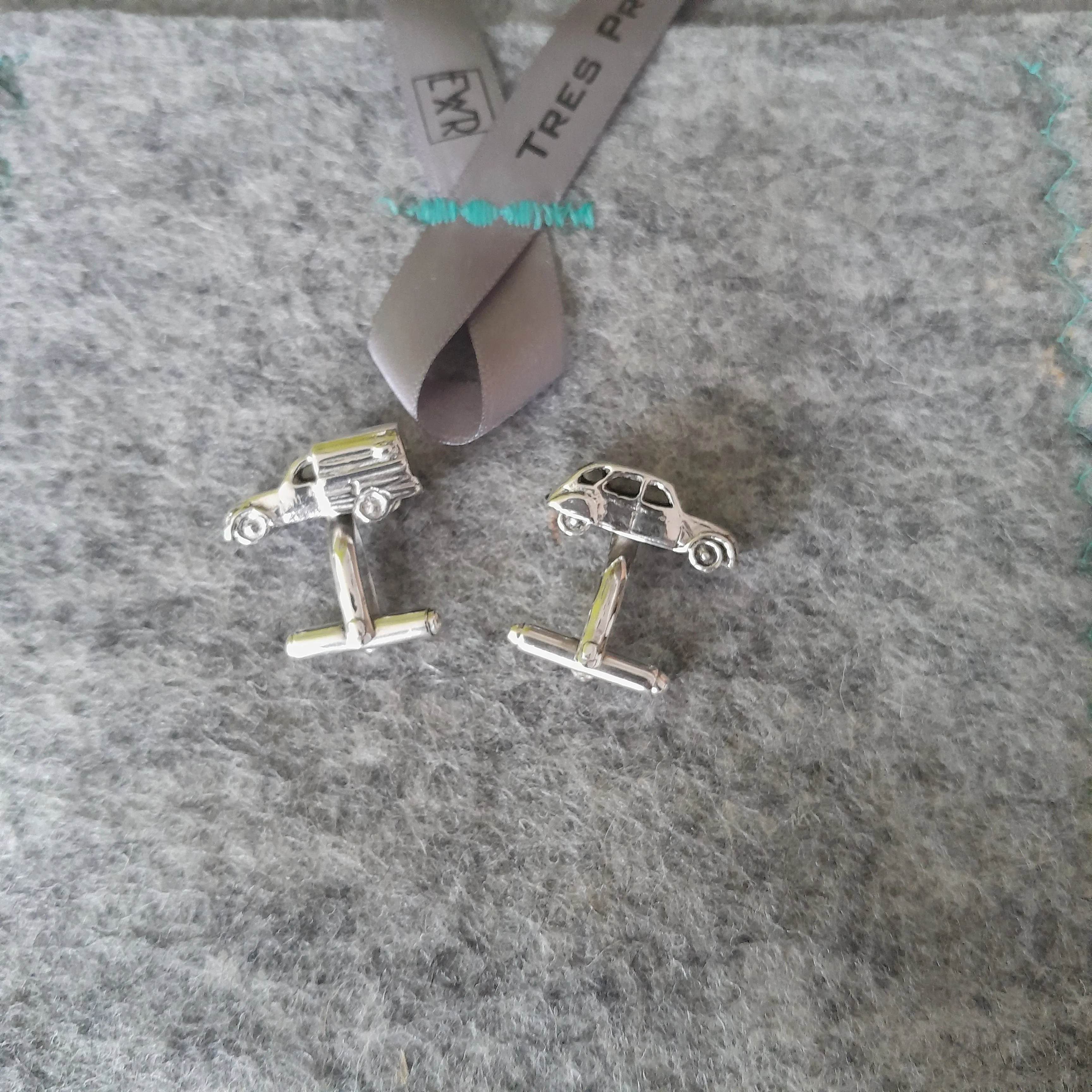2cv cufflinks