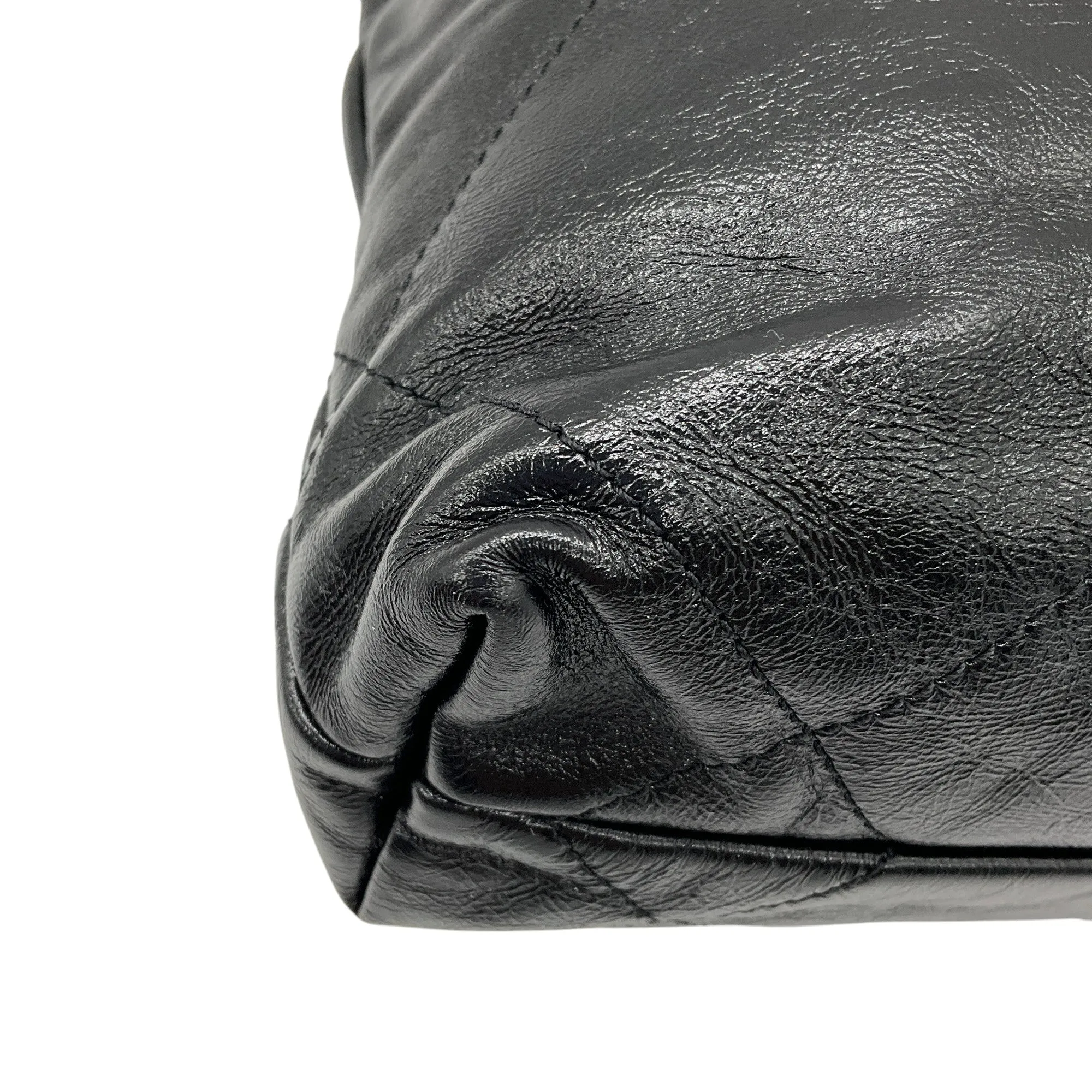 Chanel Black 2023/24 Metiers d'Art Collection Mini Shiny Lambskin Leather Mini 22 Handbag