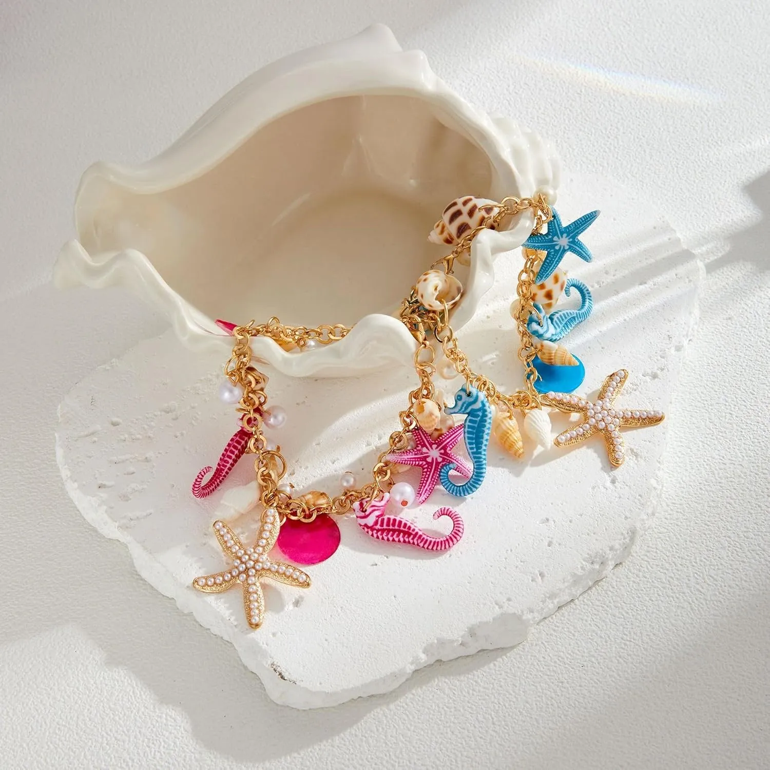 Handmade Starfish Seashell Pearl Bracelets for Women Gold Plated Bohemian Charm Sea Shell Couch Beads Adjustable Chain Anklet Bracelets Hawaiian Beach Holiday Mermaid Costume Jewelry Gifts