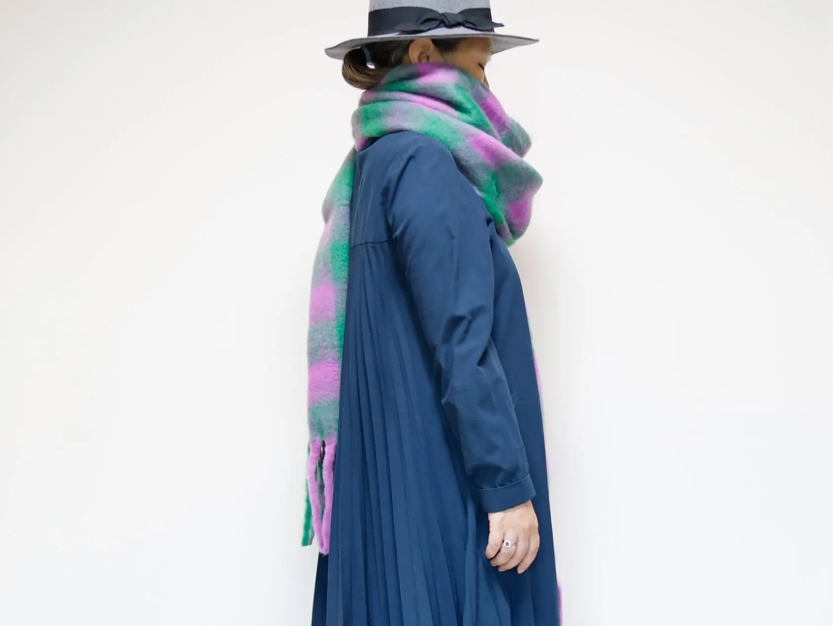 <A15M>  OVERSIZED Scarf