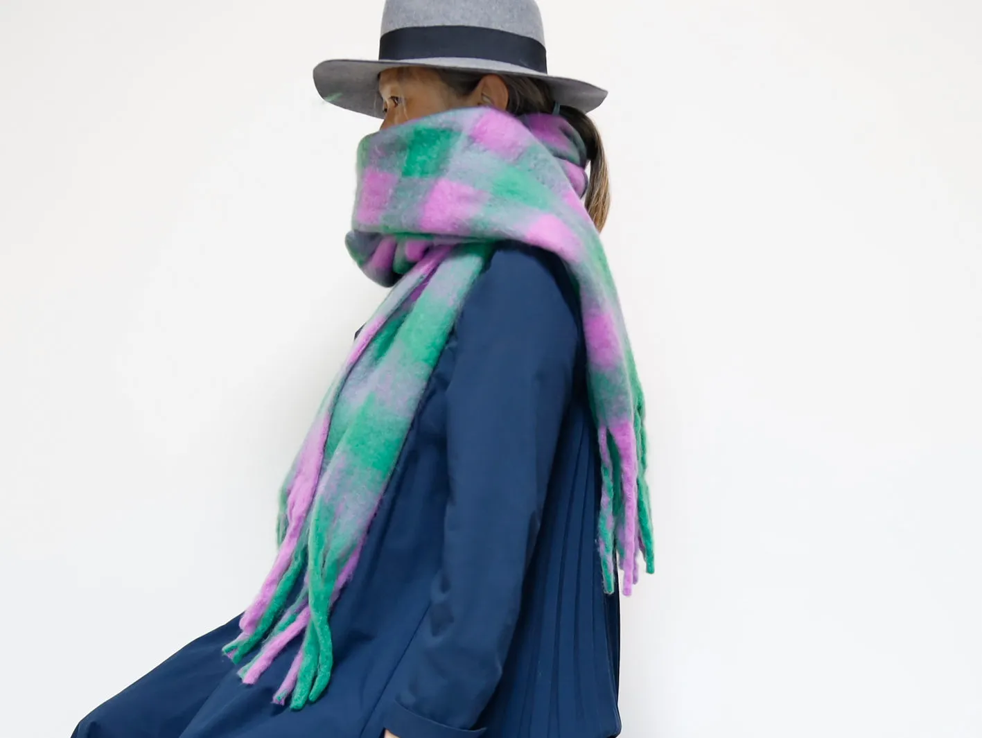 <A15M>  OVERSIZED Scarf